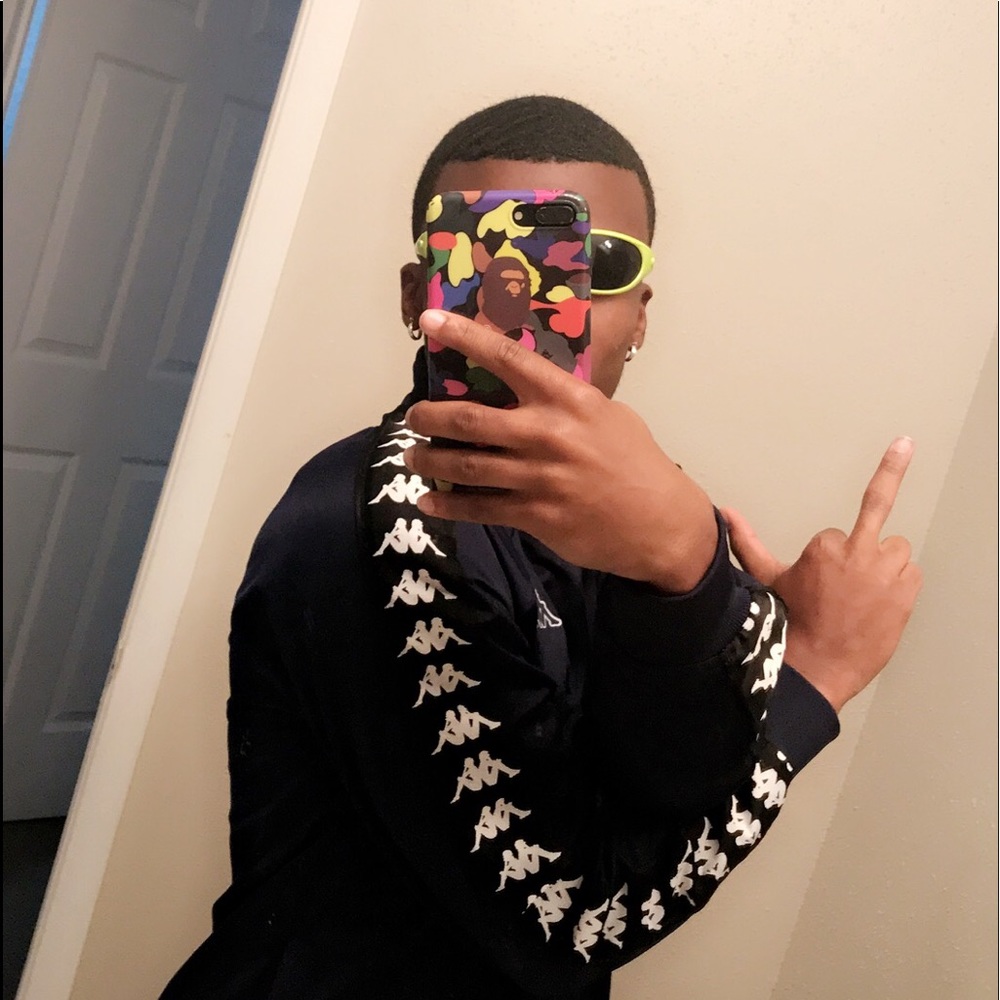 Meet your Posher, Dee