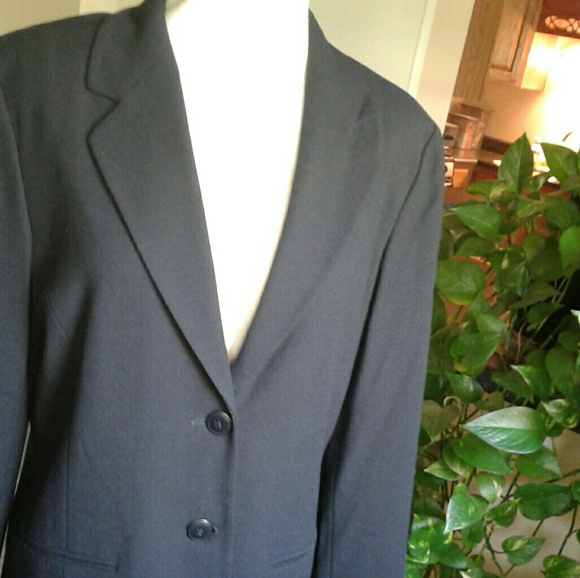 Talbots classic basic black blazer - Picture 2 of 3