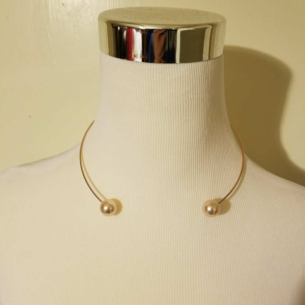 Ann Taylor loft pearl necklace