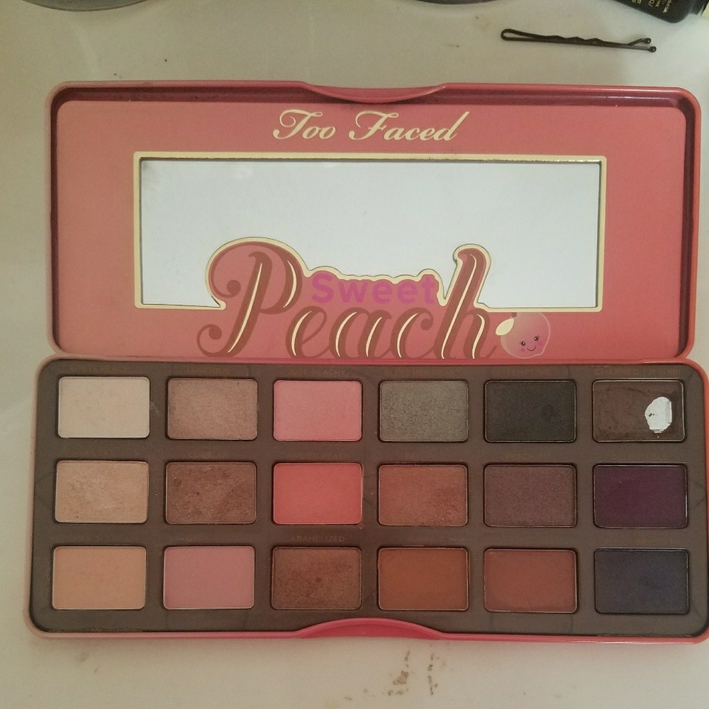Too faced peach pallete