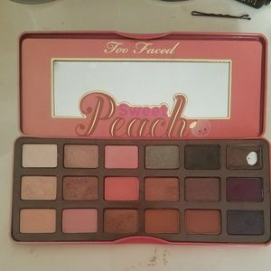Too faced peach pallete