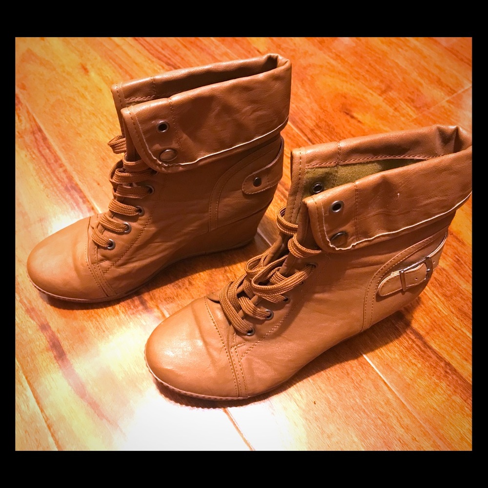 Cute Bucco Boots Sz 8 Light Brown