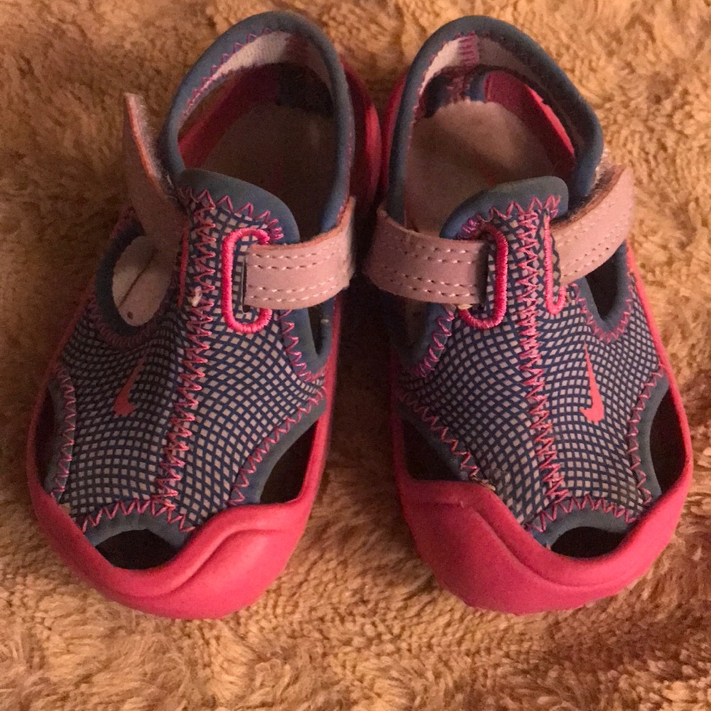 Nike water shoes size 4c