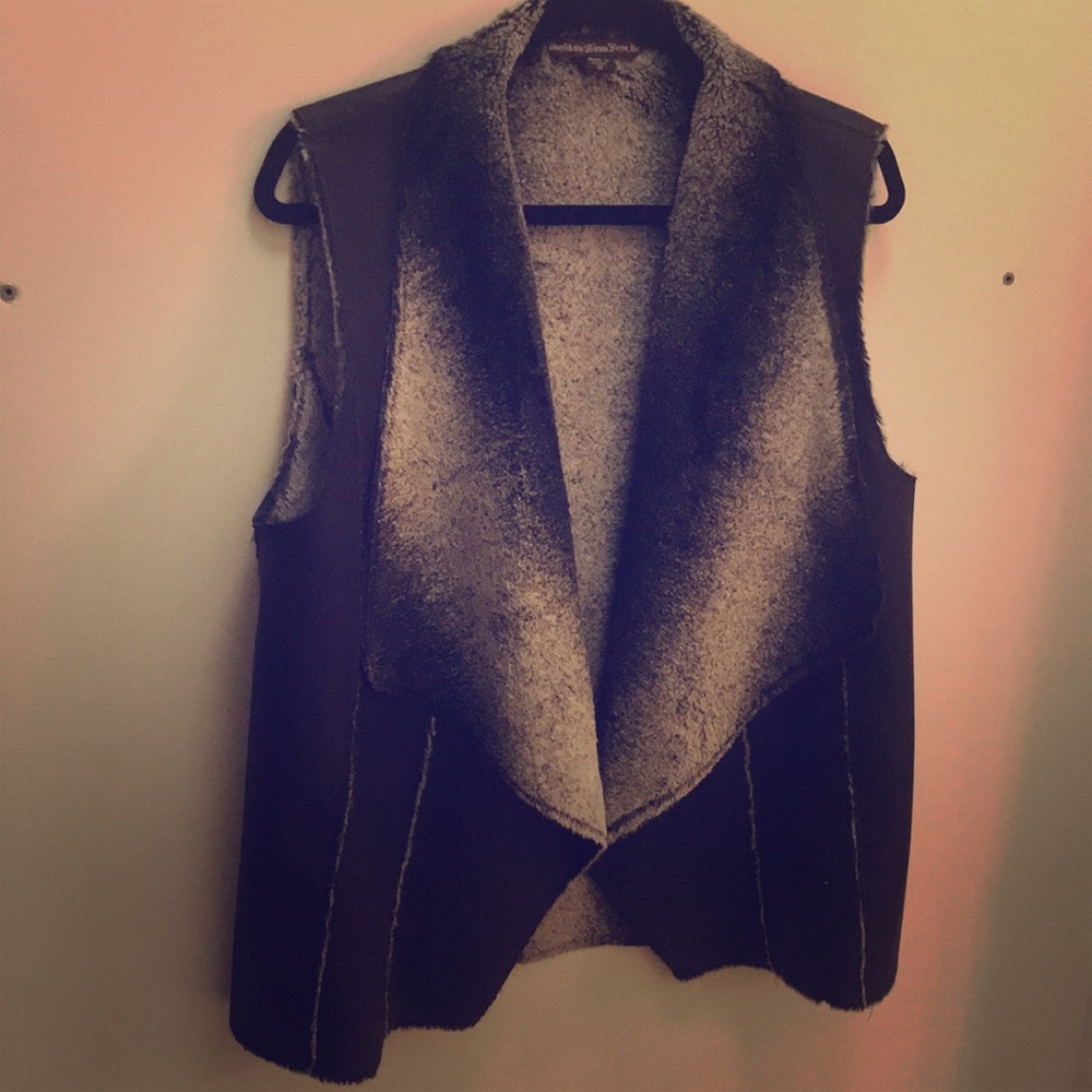 Woman’s Faux Sherpa Vest Super comfy