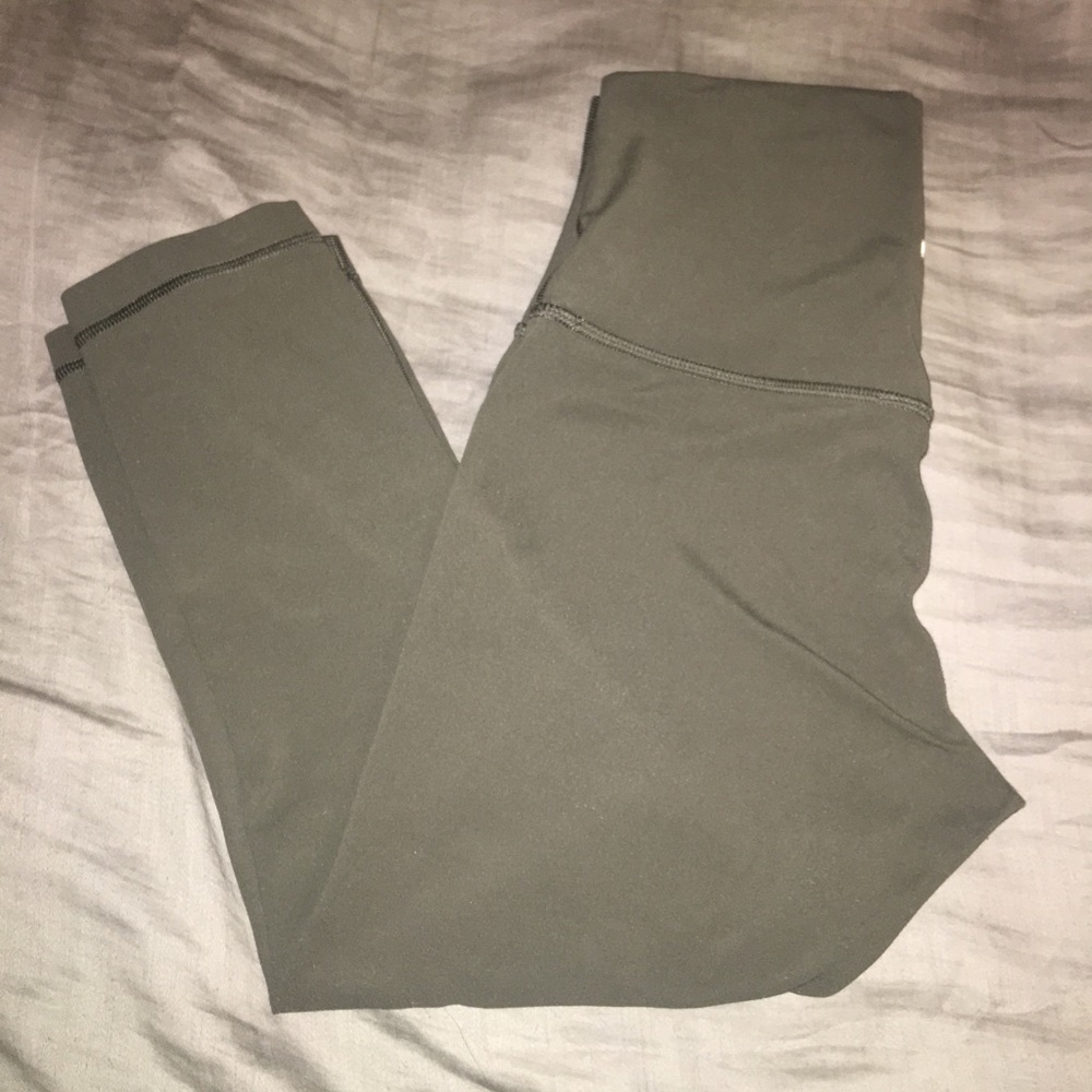 Lululemon Dark Olive align crop size 6
