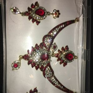 NWOT necklace and earring set