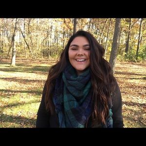 Meet your Posher, Isabel