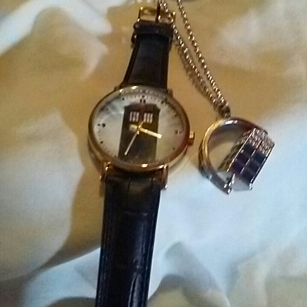 Watch/necklace