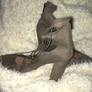 Beige tan chunky heel