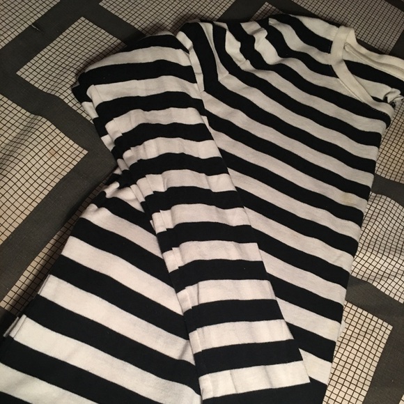 Black and white Stripped long sleeve top - Picture 2 of 4