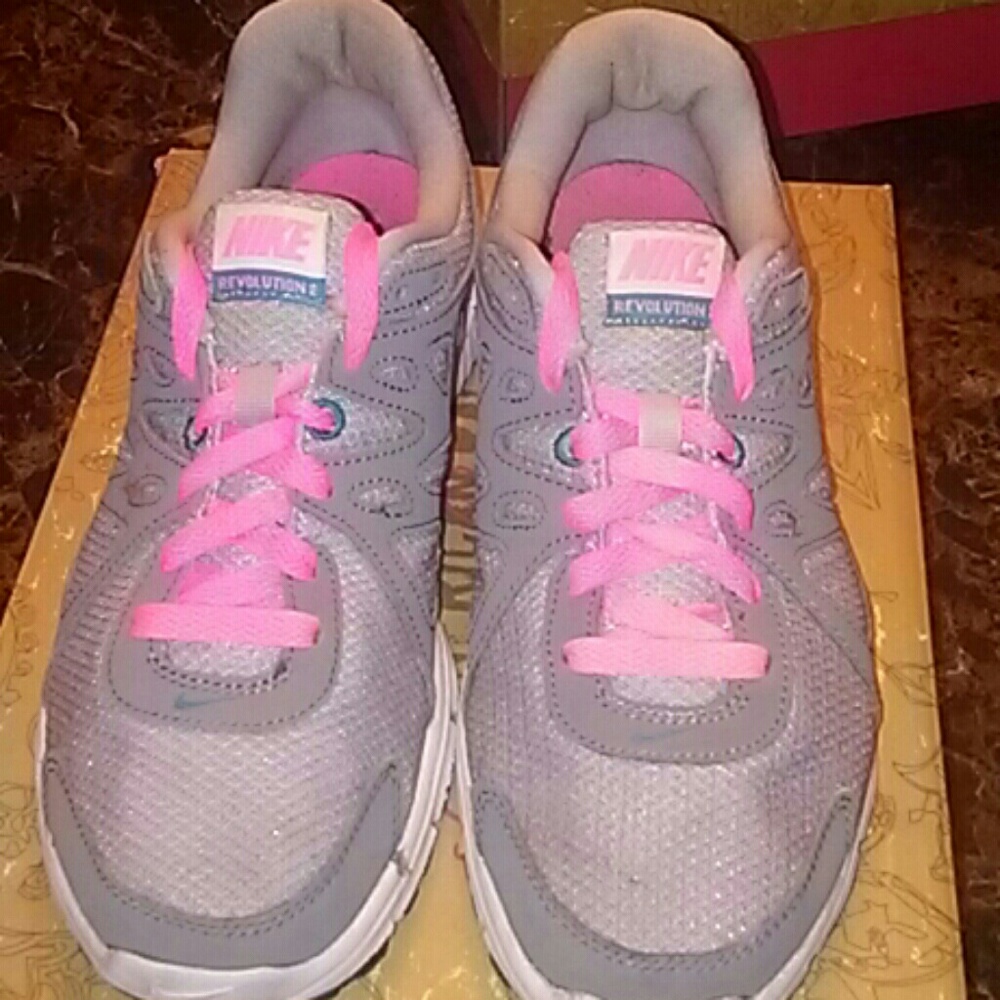 Nike Revolution 2