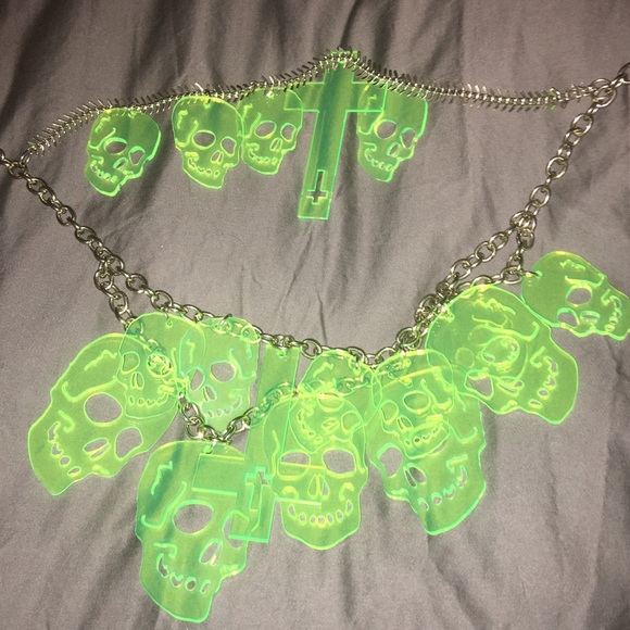 Custom Heartless Revival skull & cross necklace - Picture 3 of 8