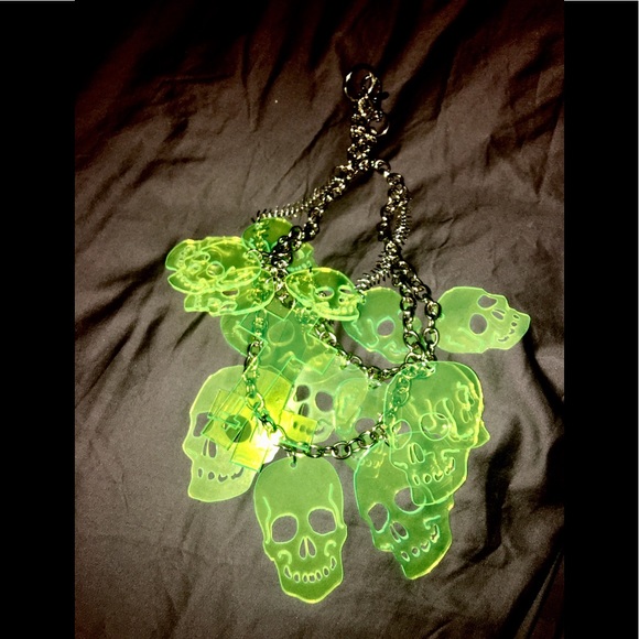 Custom Heartless Revival skull & cross necklace - Picture 2 of 8