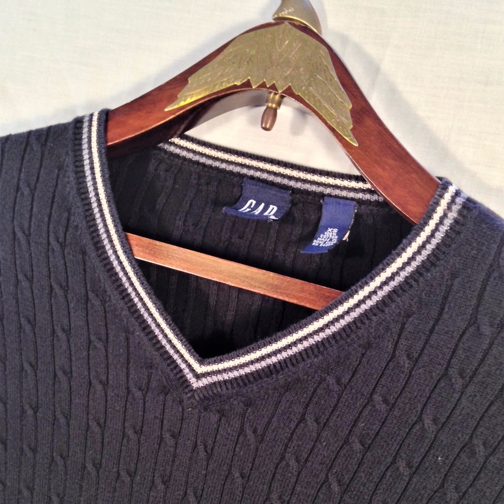 Gap Extra Small Black Pullover Sweater