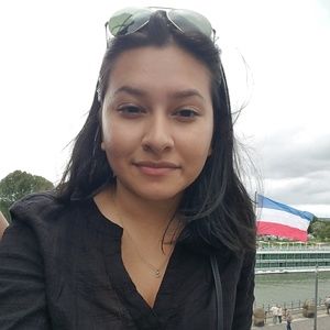 Meet your Posher, Nicole