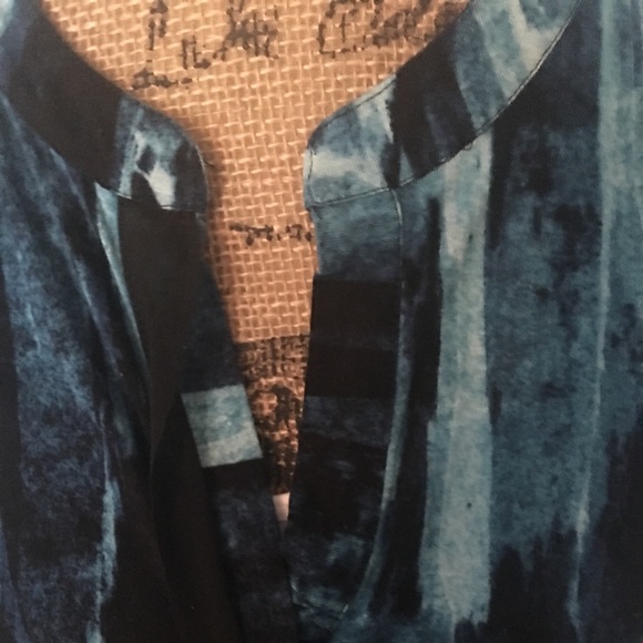 ⭕️Brilliant Turquoise/Black Sheer Vera Wang Top - Picture 3 of 4