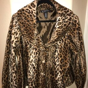 INC Woman 1X Leopard fur shawl coat