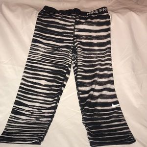 Nike Pro Capris