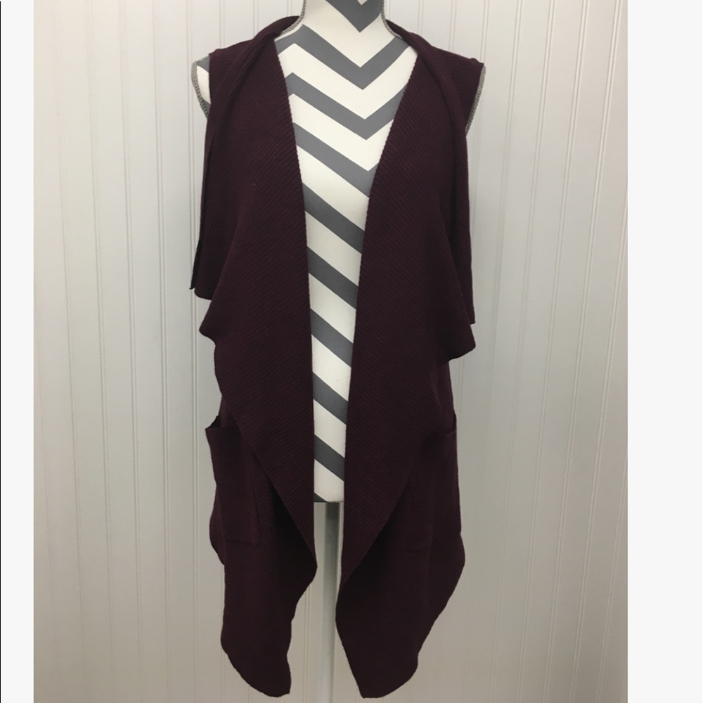 NWT sleeveless cardigan