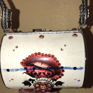 New Little Earth purse with Swarovski Crystals.