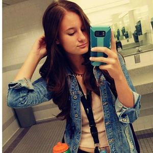 Meet your Posher, Ashley