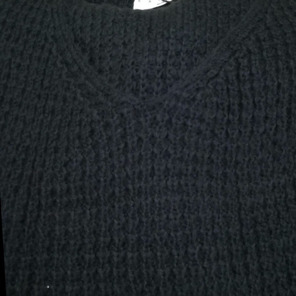 ✦NWT Oversized Knitted Sweater✦ - Picture 2 of 3