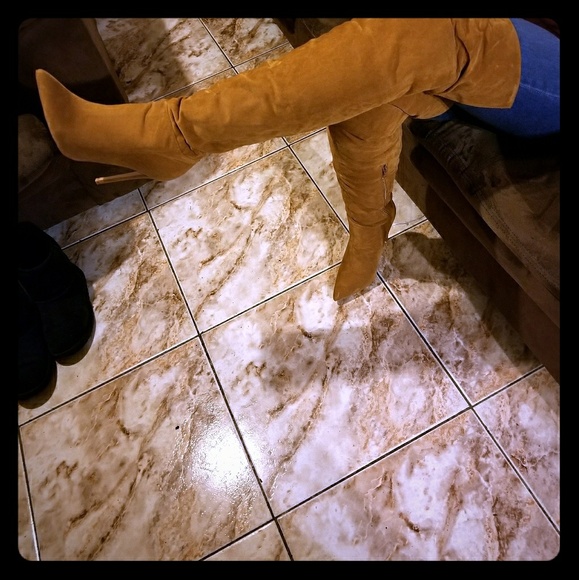 NEW size 8.5 boots - Picture 1 of 2