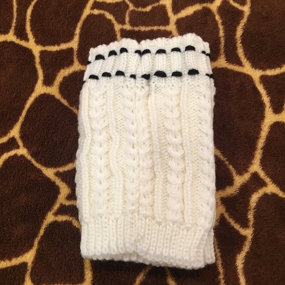 🔸3/$21🔸single button boot toppers - Picture 3 of 3