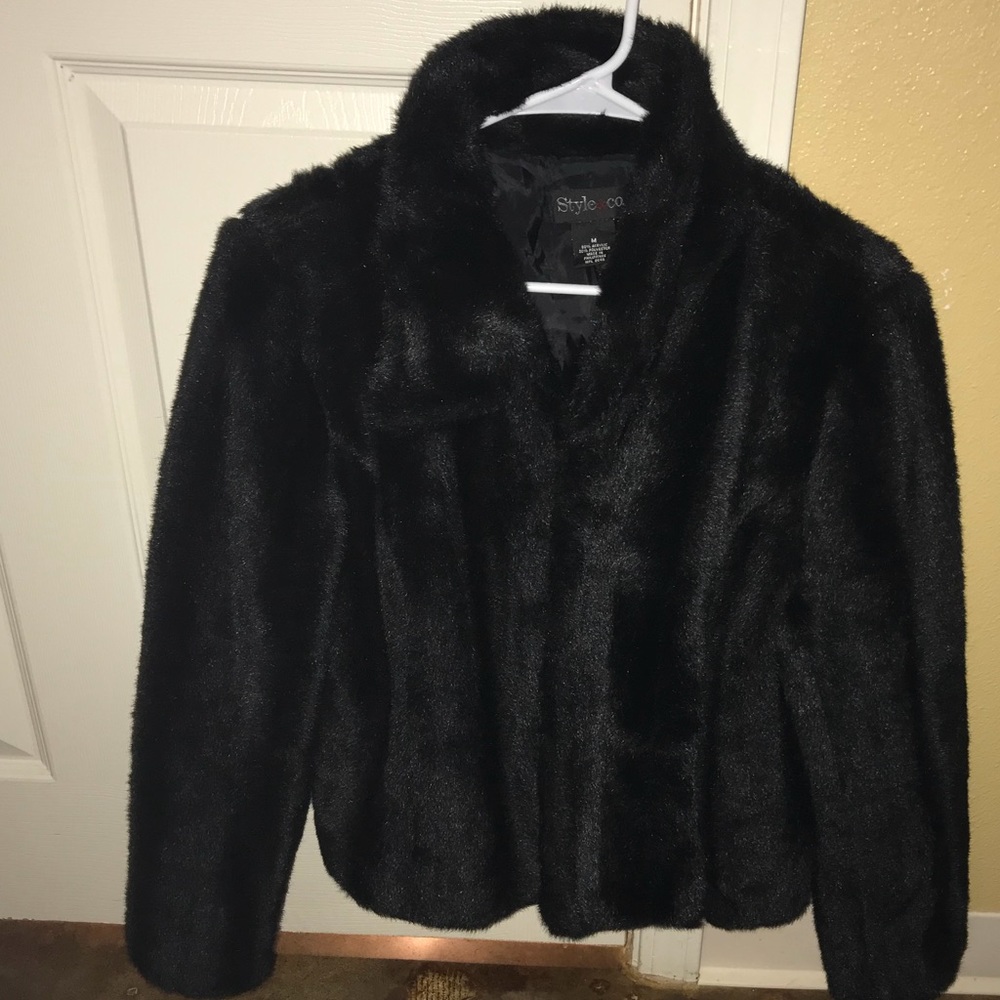 Long sleeve black faux fur coat
