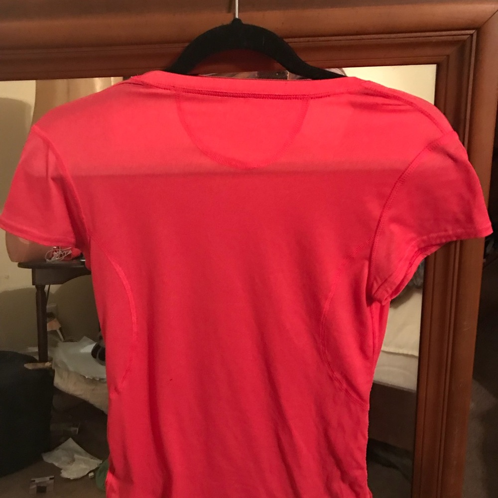 Kirkland dry fit workout top size small!!