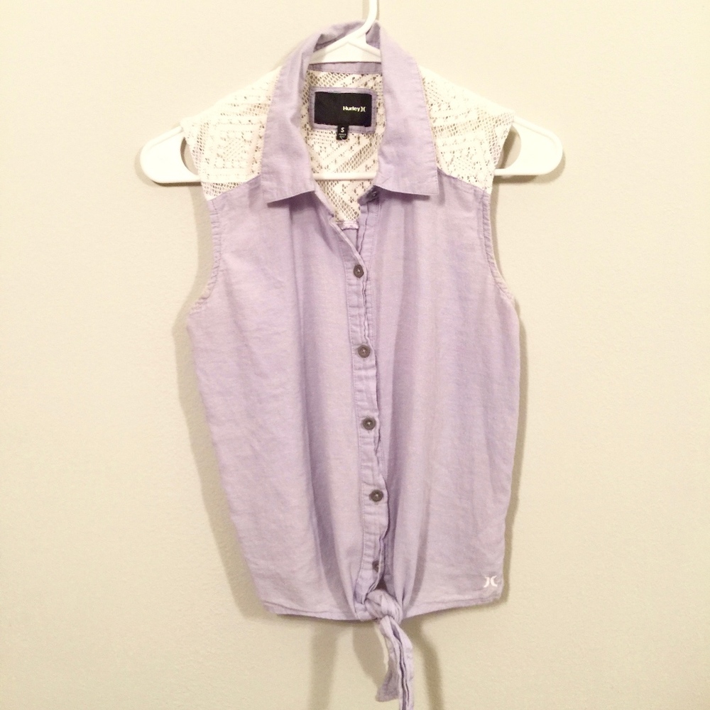 Hurley Lavender Lace Sleeveless Button Up Tie