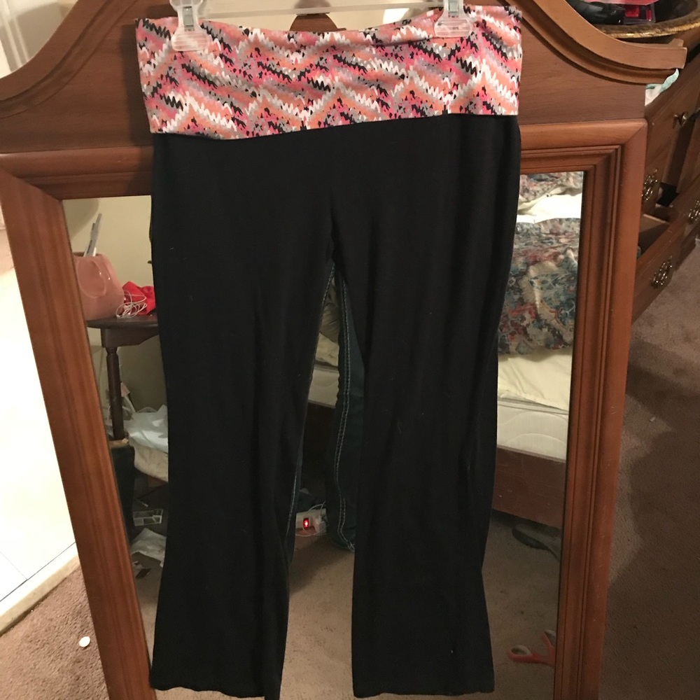 Yoga pants medium will fit large