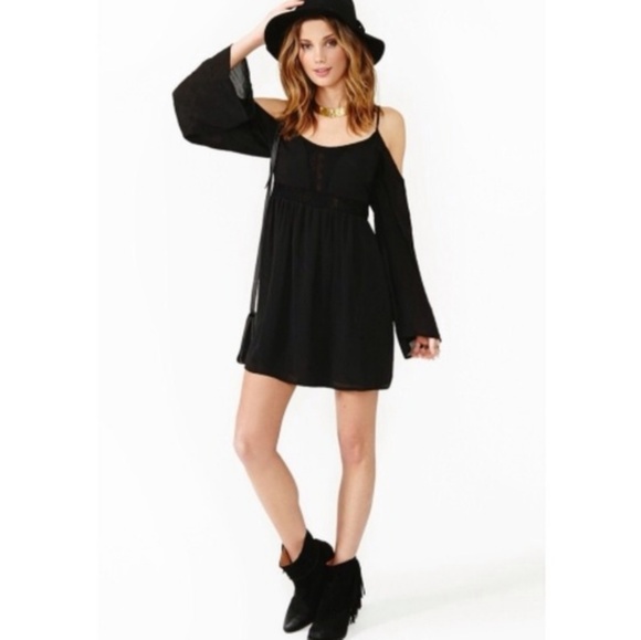 Black Boho Cold Shoulder Bell Sleeves Dress - Picture 2 of 3