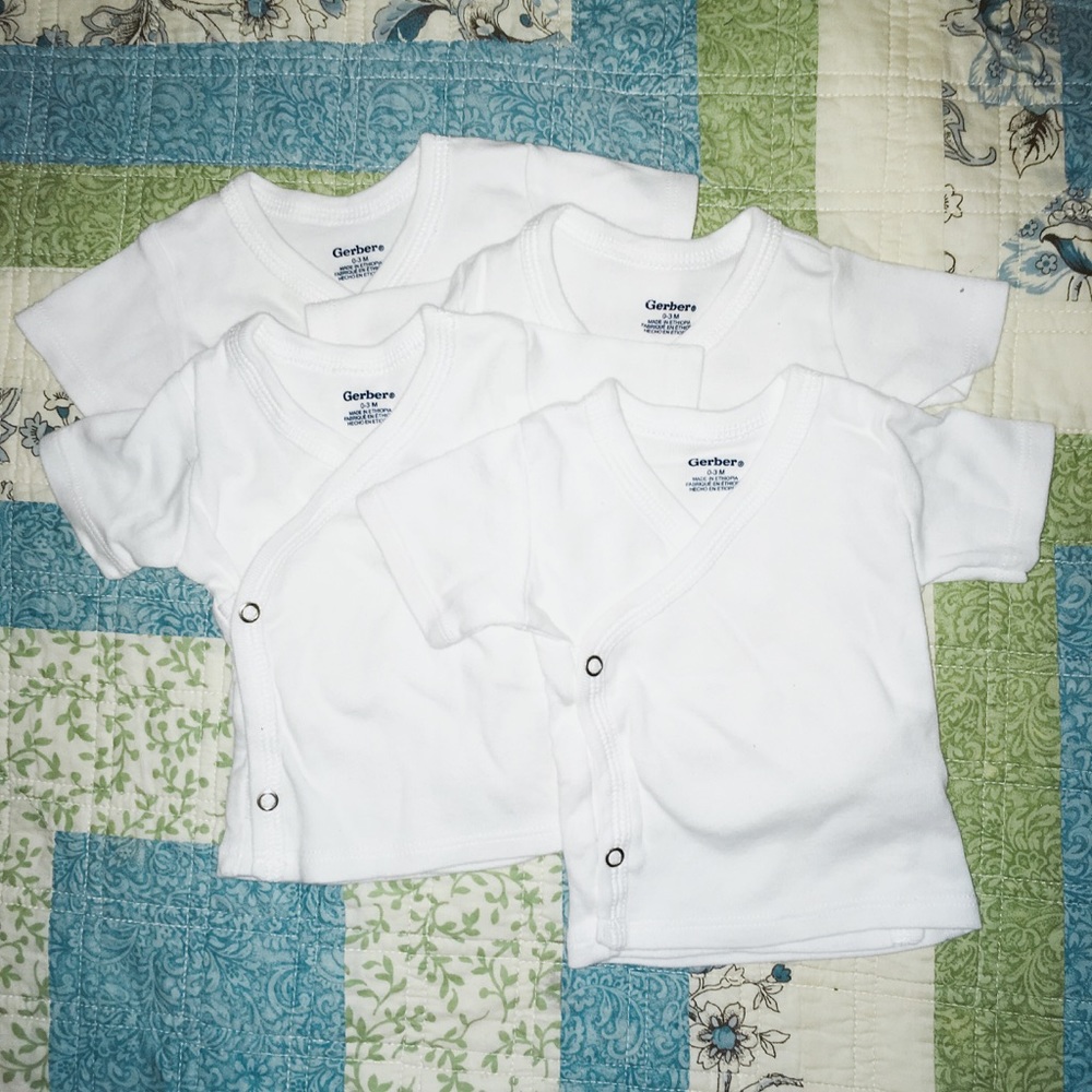 Bundled! 0-3 mos tee and newborn onesies!!