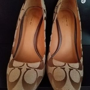 Coach Pump Signature Canvas Cream/Brown Size 5