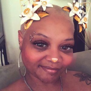 Meet your Posher, Delois