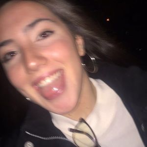 Meet your Posher, Ava