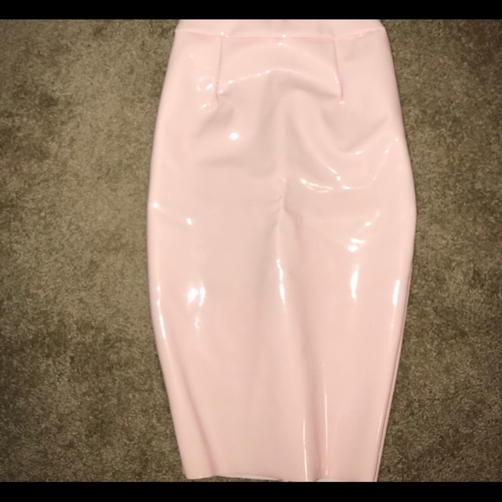 Oh Polly pink skirt, super cute!