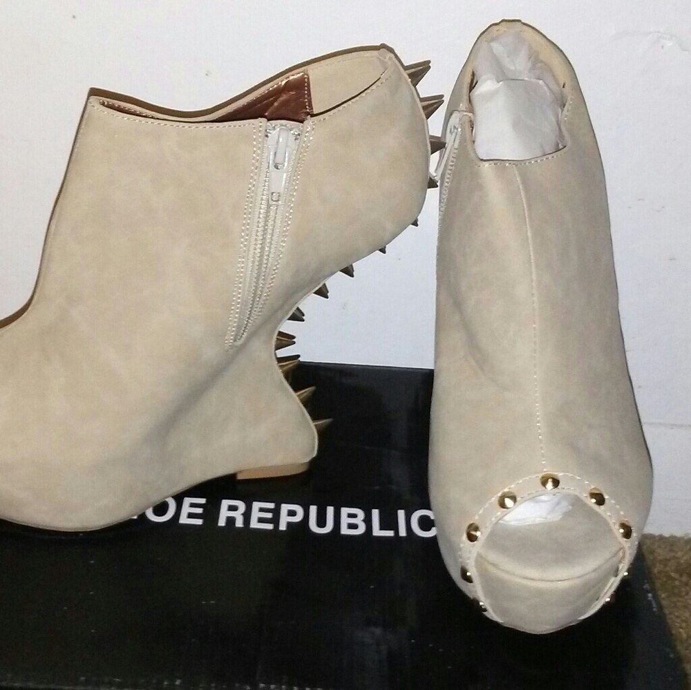 Armadillo heels