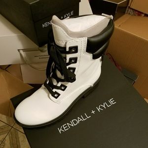 Trendy boots
