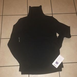 NWT Press pause pullover size 4