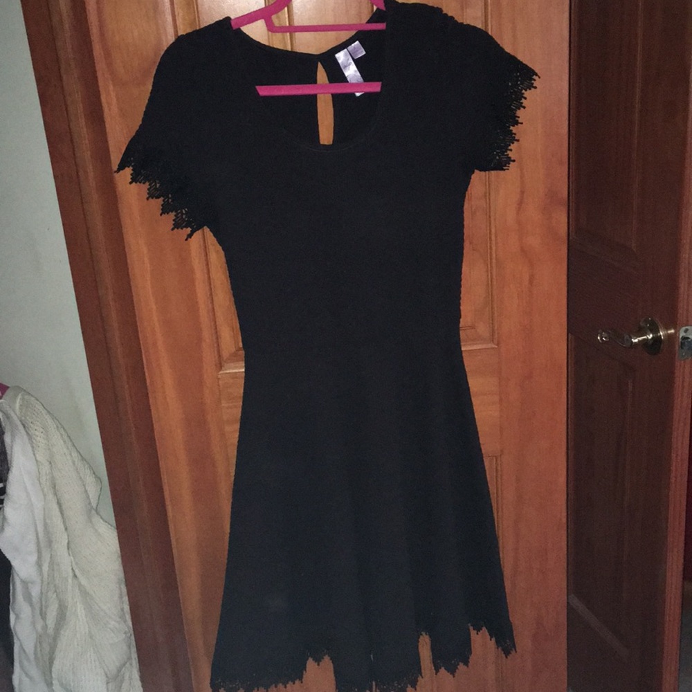 Francesca’s Black Laced Short Sleeved Dress