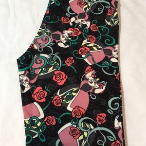 Lularoe Queen of Hearts OS Leggings