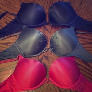 (3) 34B Victoria's Secret Bombshell Plunge Bra