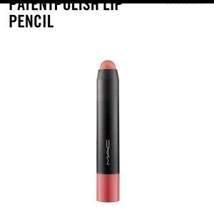 Mac Patenpolish lip pencil in CLEVER.