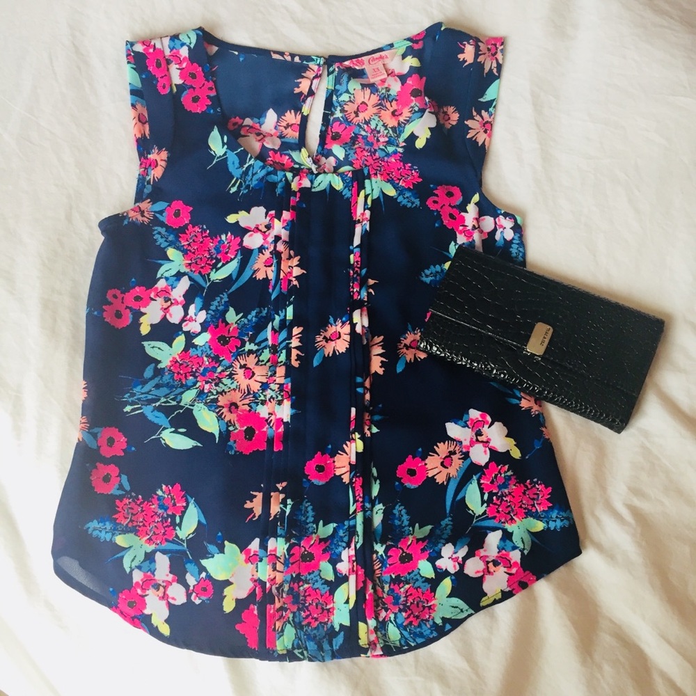 Navy Blue Floral Blouse 🎀