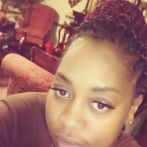 Meet your Posher, Letitia