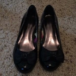 Girls size 1 Black heels
