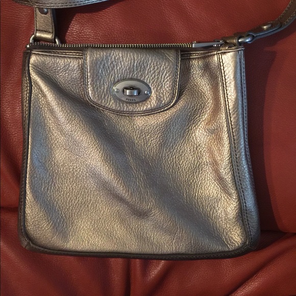 Fossil Handbags - Fossil Gold toned leather purse Fossil Handbags - Fossil Gold toned leather purse