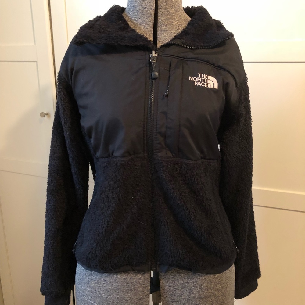 The North Face Summit Series Women’s Black Fleece